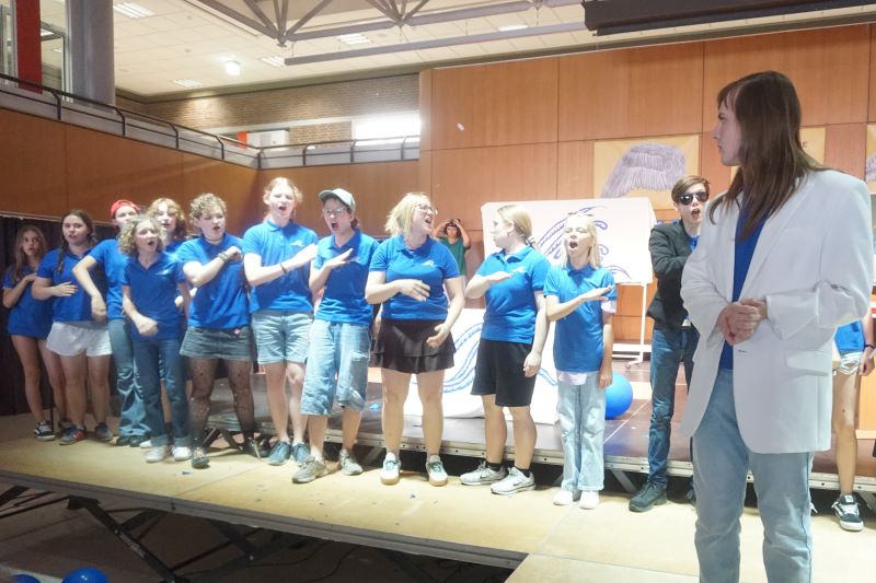 Theater-AG spielt "Die Welle"